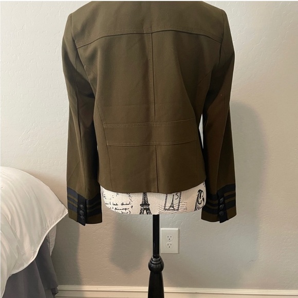 Loft Jacket - Picture 4 of 6